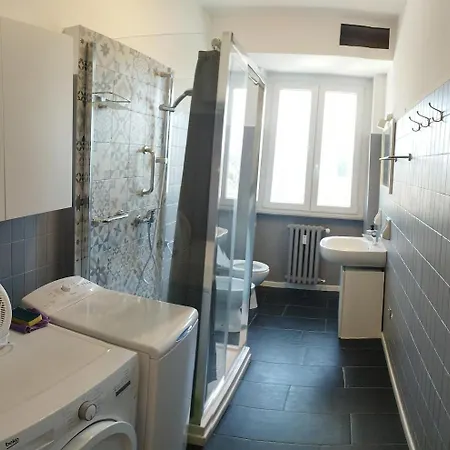 Mat20, With 5 Beds דירה *