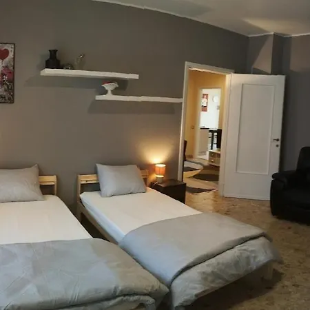 Mat20, With 5 Beds Διαμέρισμα *